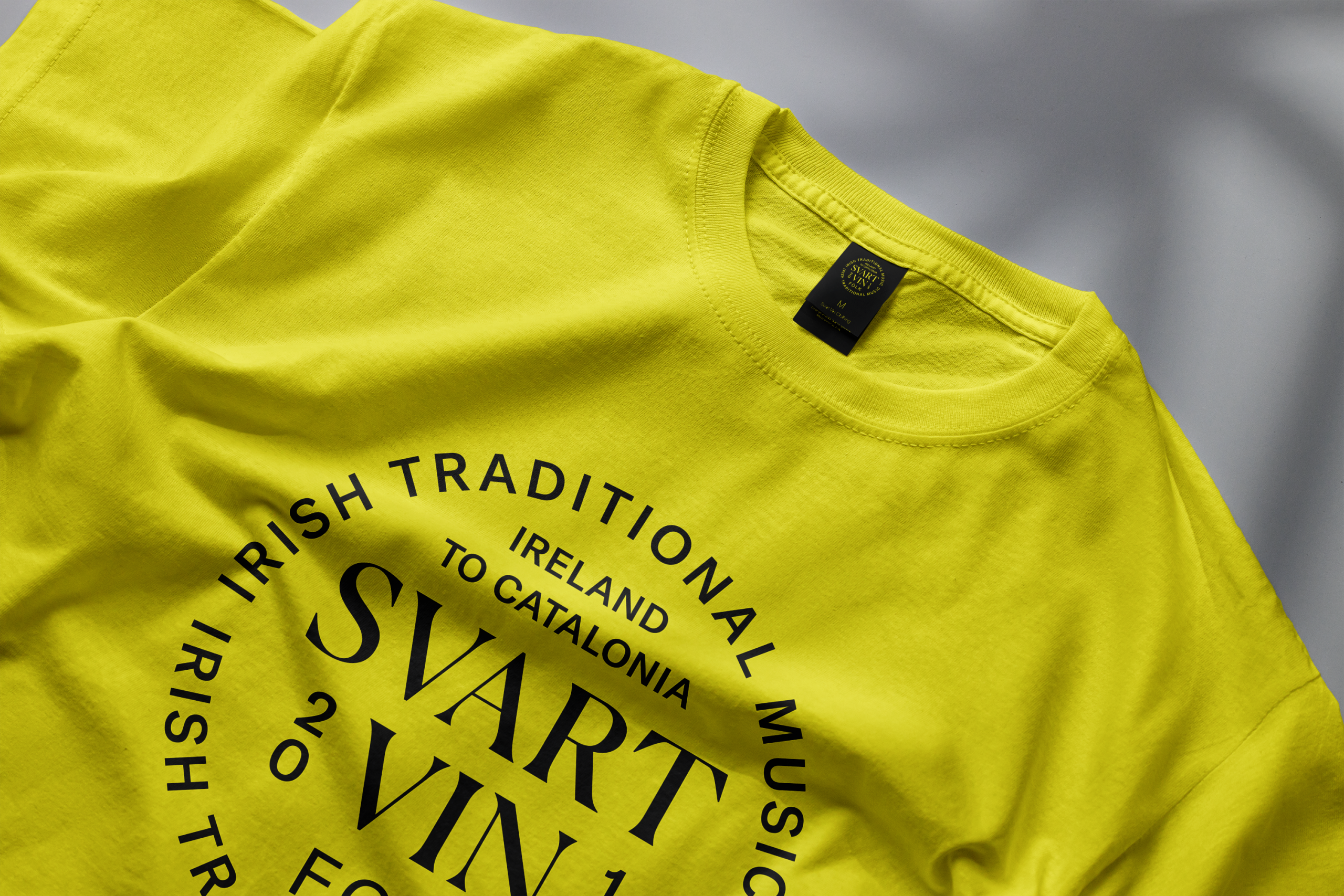 Cropped_T-Shirt_Mockup